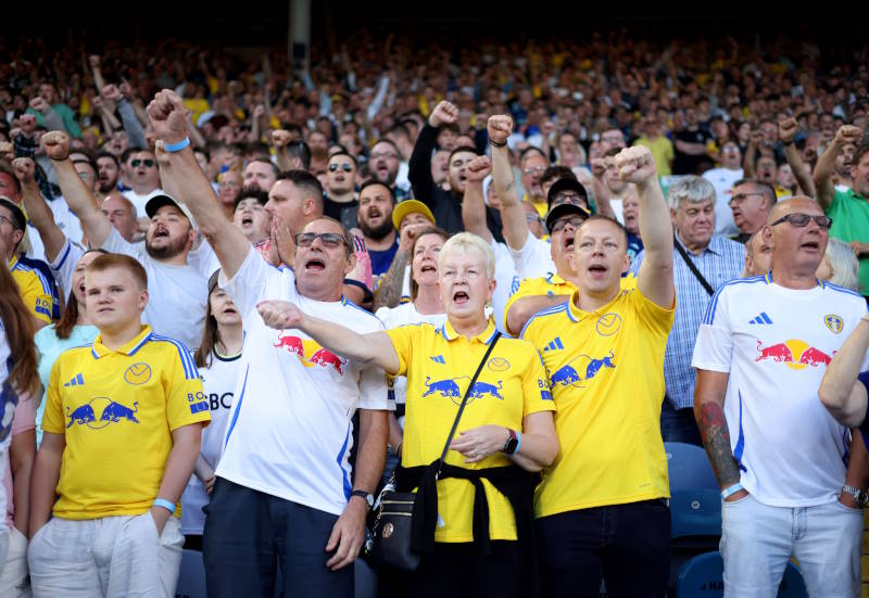 Leeds United fans singing